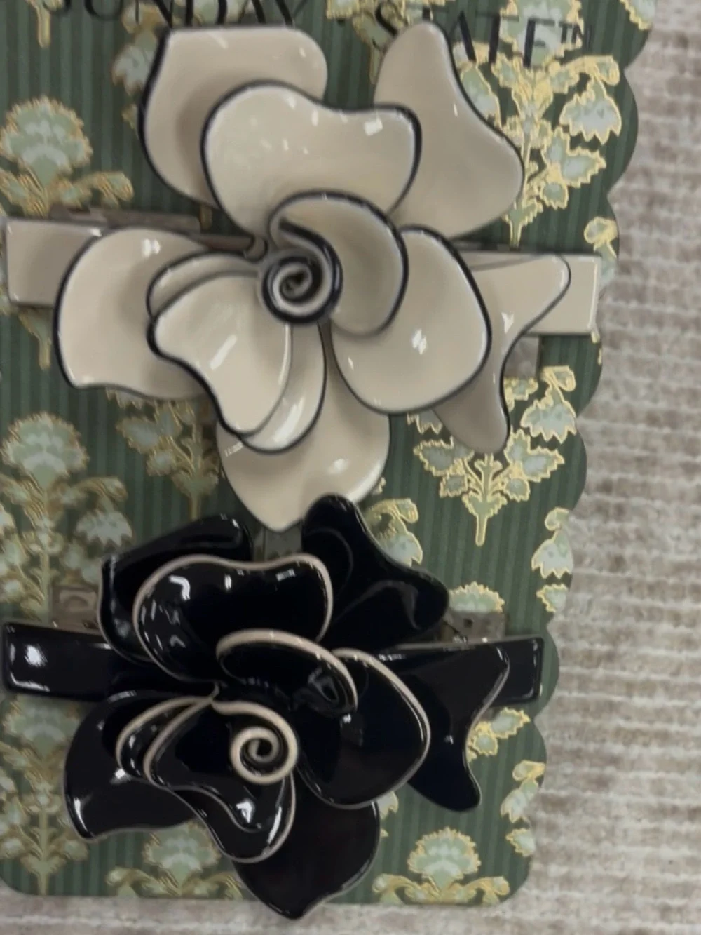 NWT ⚜️🖤⚜️ Sunday State Floral Hair Claw Clips set of 2